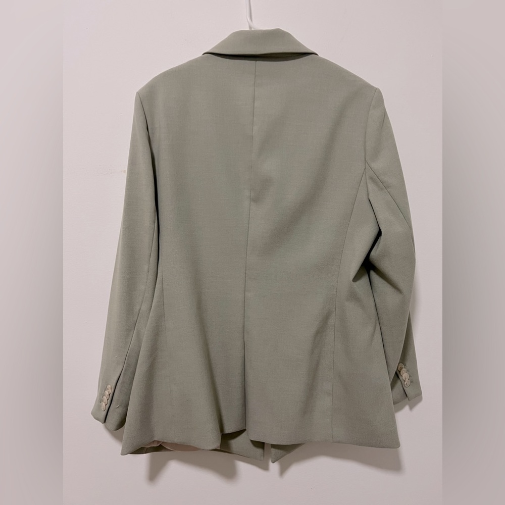 H&M jacket. - Picture 3 of 5